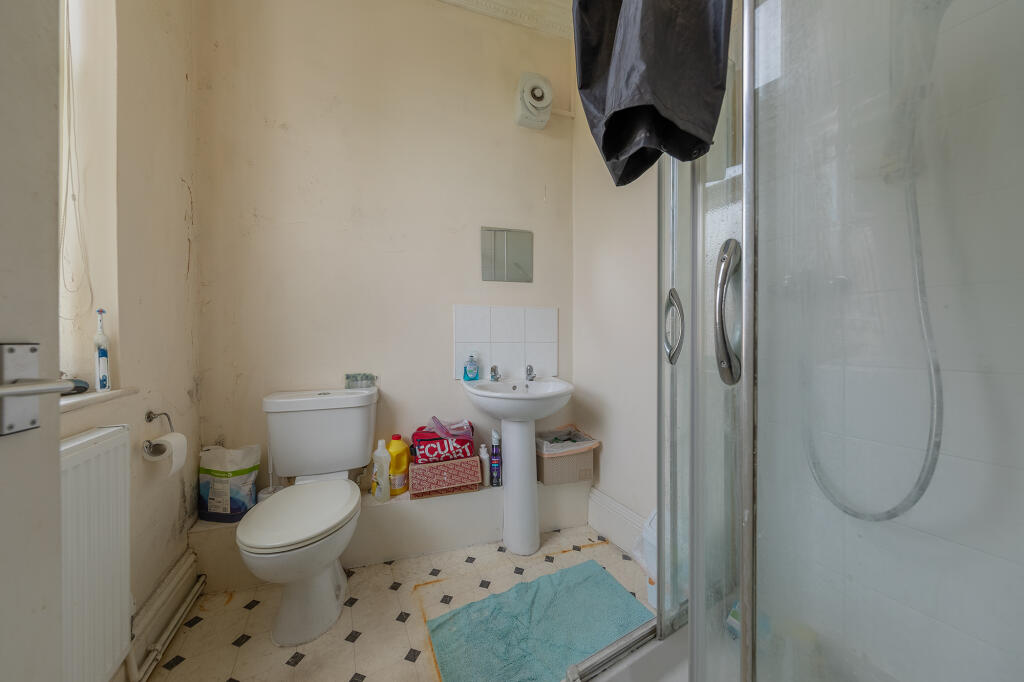 House in Derby, West End, Allestree - More