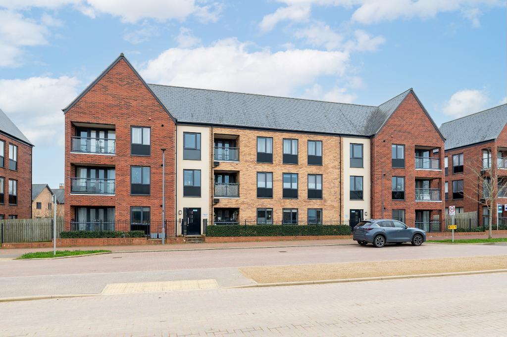 Main image of property: 333 Barrosa Way, Whitehouse, Milton Keynes, Buckinghamshire, MK8 1BW