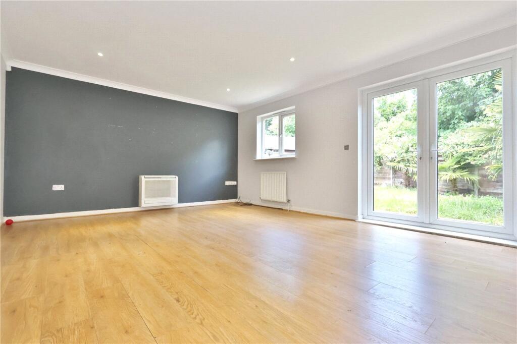 Oyster Lane, Byfleet, West Byfleet, Surrey, KT14 photo 4