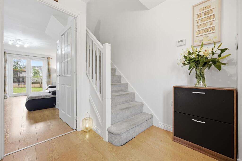 House in Lenzie, Barleybank - View 3