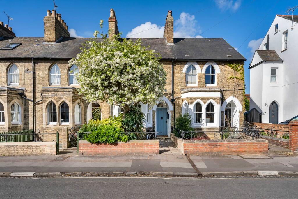 Main image of property: Kingston Road, Walton Manor