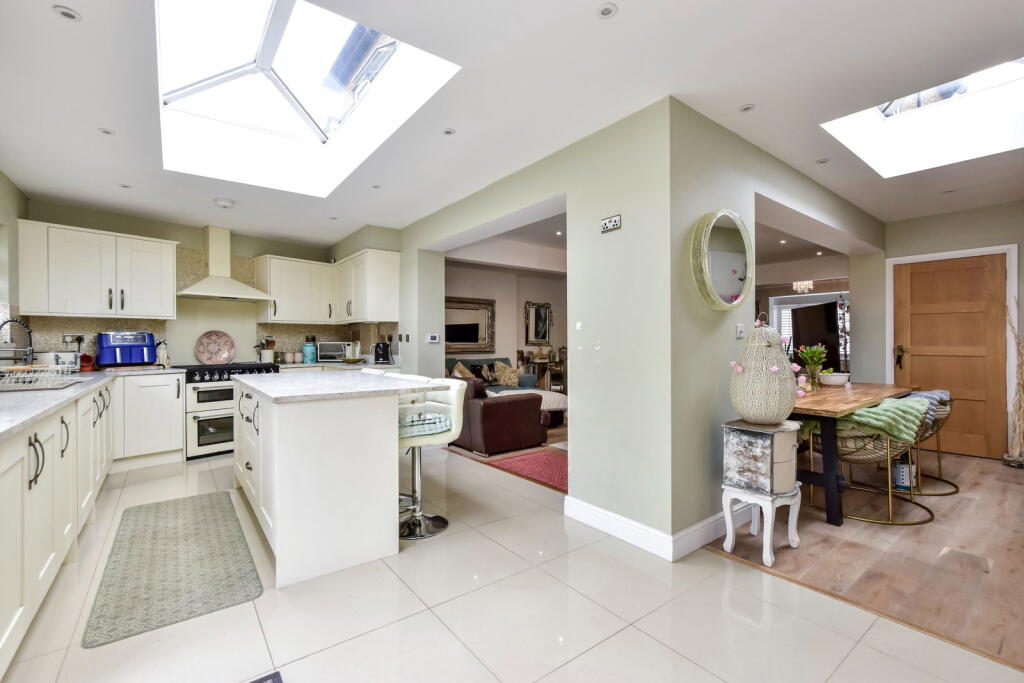 House in Harrow - View 3