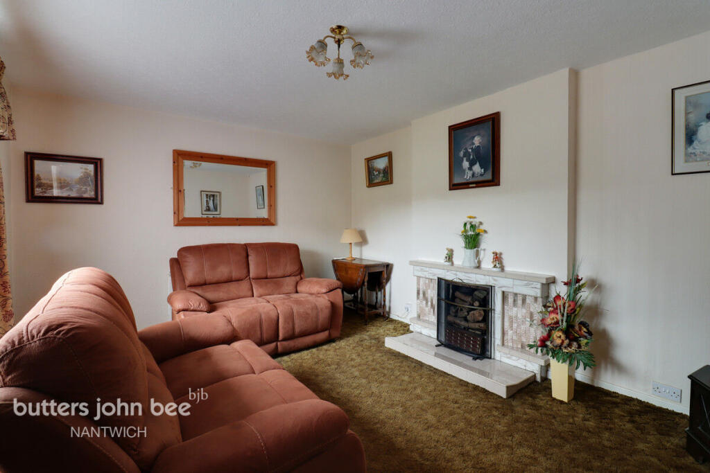Oakfield Close, Nantwich photo 2