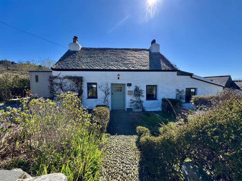 Main image of property: Rhiw, Pwllheli