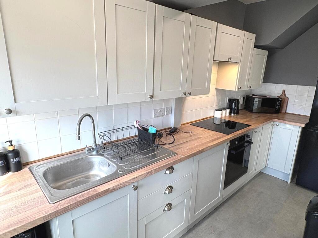 House in Southampton - More