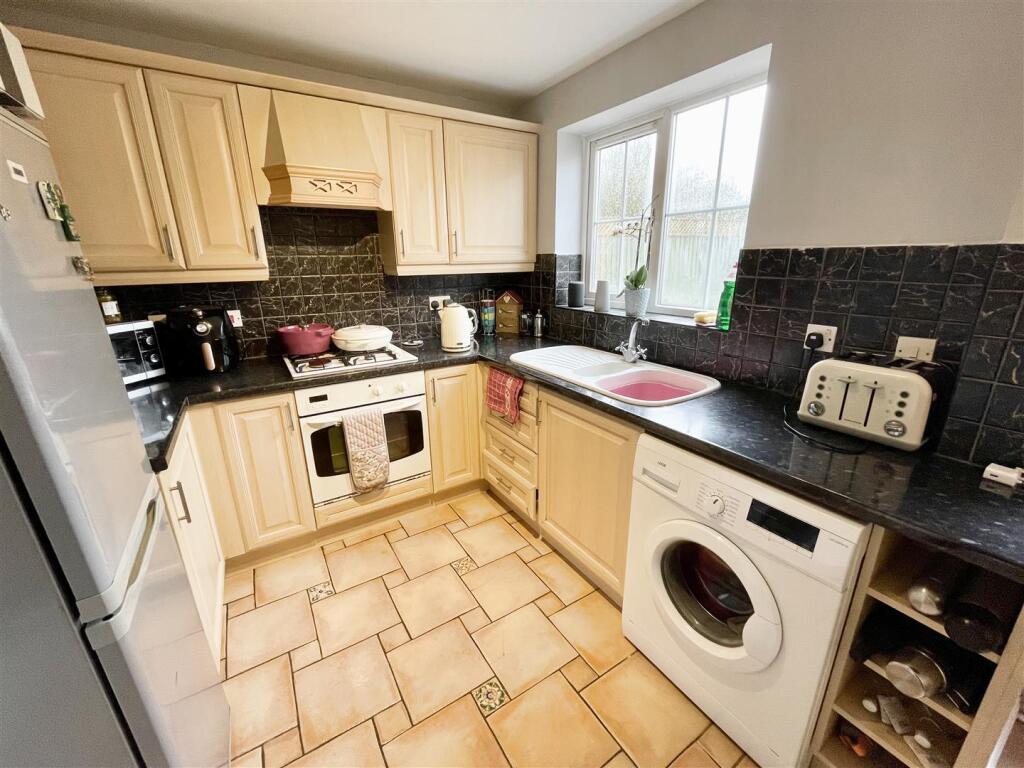 Redbridge Close, Rushey Platt, Swindon photo 4