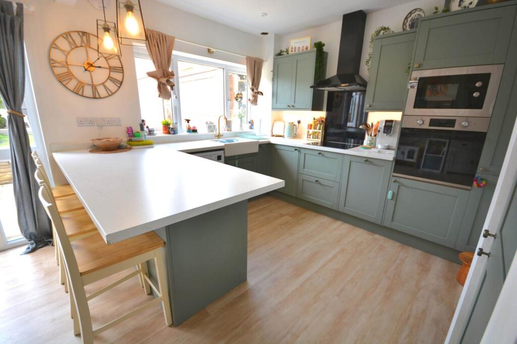Earles Close, Stockton - More