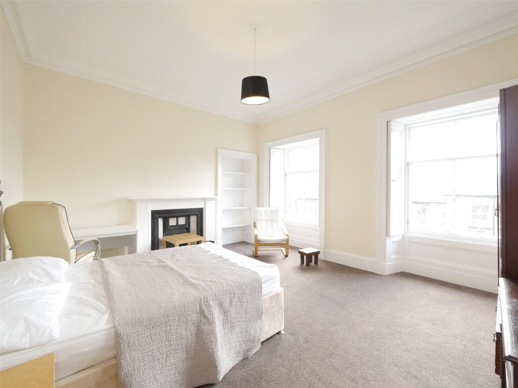 5 bedroom flat for rent