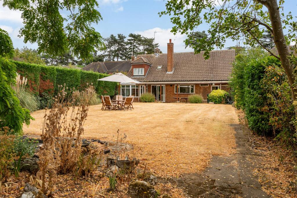 House in Ware, Kings Hill - View 3