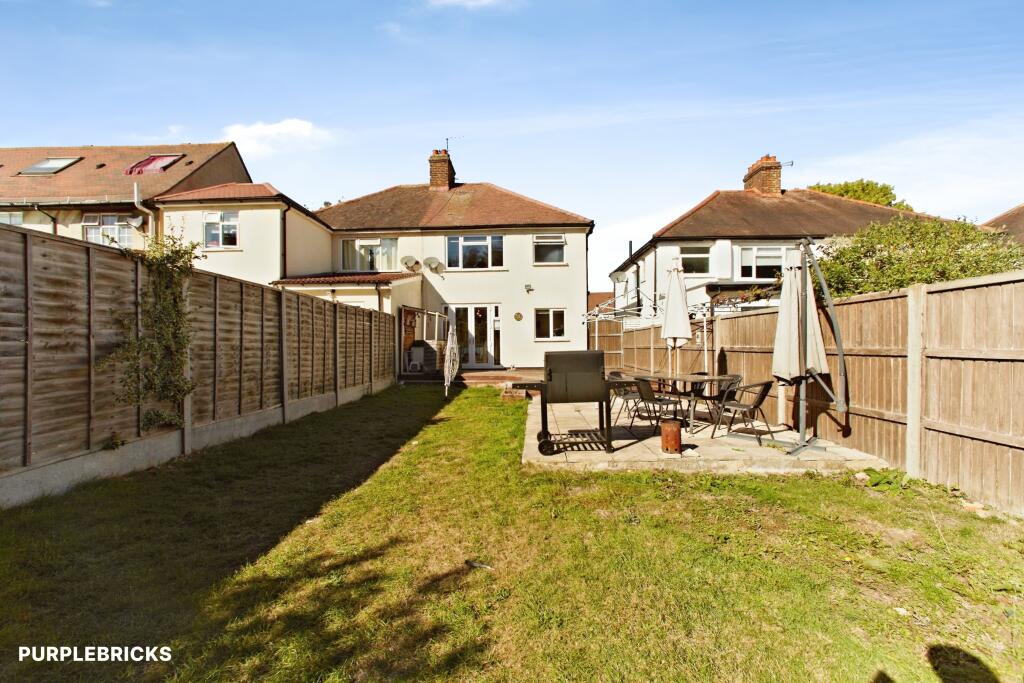 House in Sutton - View 2