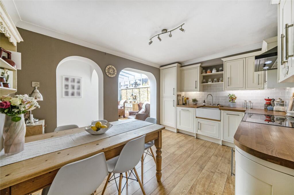 House in Guildford, Worplesdon - View 4