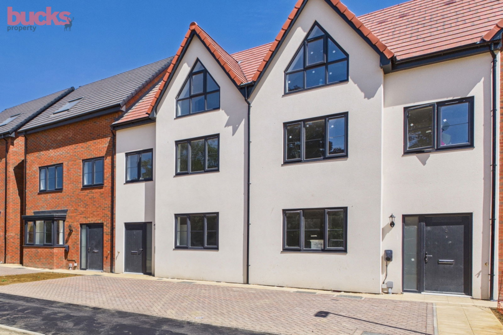 Main image of property: Sanders Lane. Aylesbury. HP21 8UH