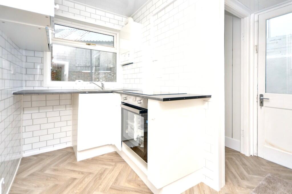 25 Kirkpatrick Street, Girvan, Ayrshire, KA26 0AD photo 3