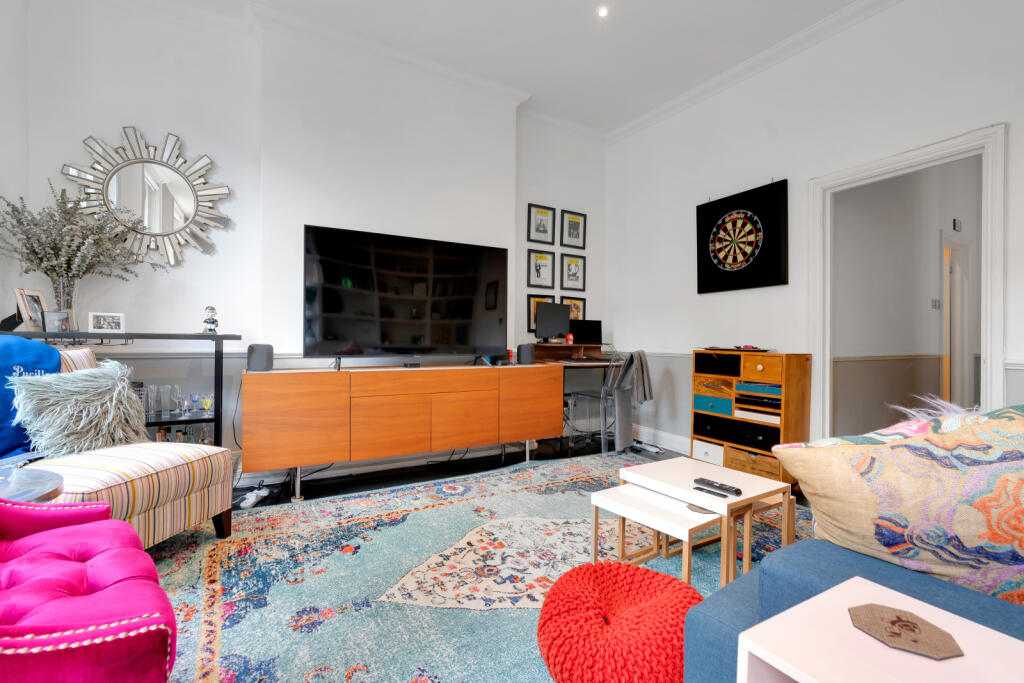 Apartment in London - View 2