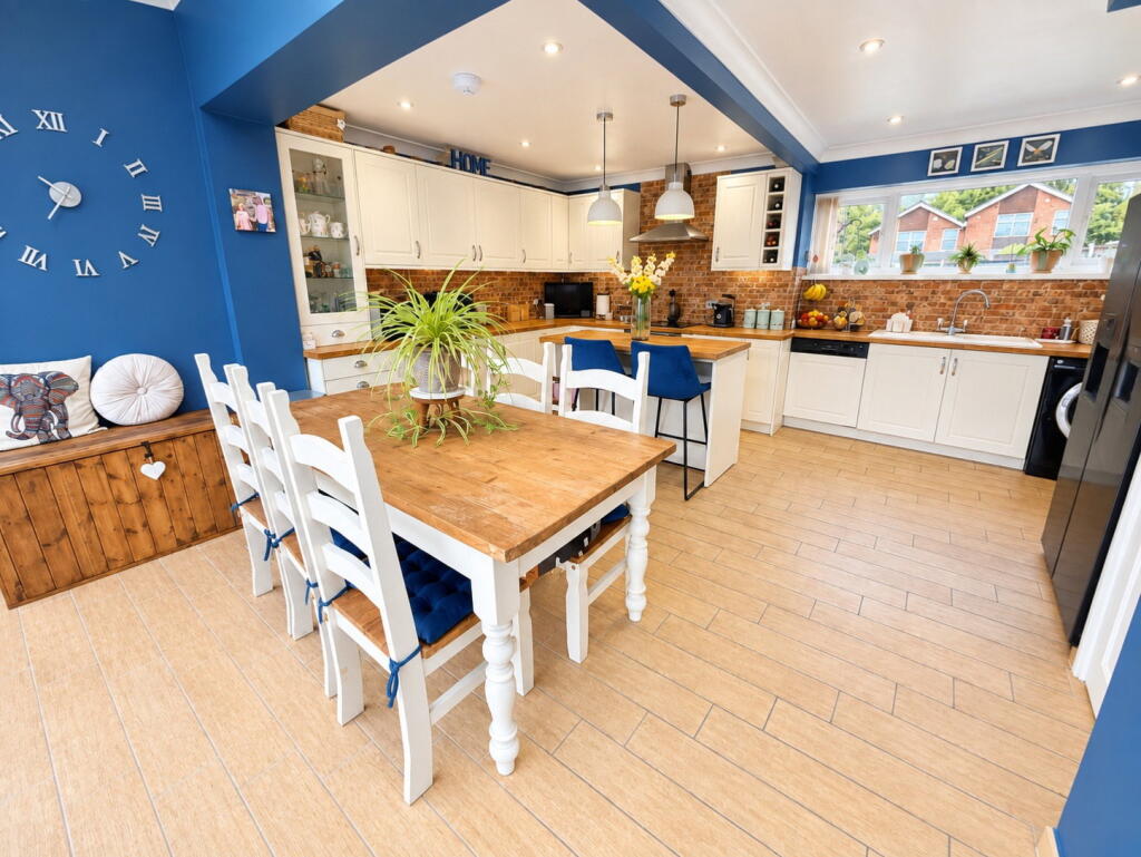 House in Dudley, West Midlands - View 5