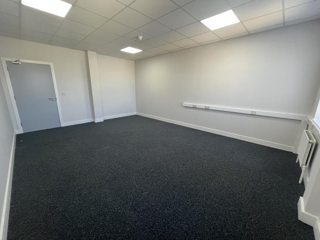 300 sqft office