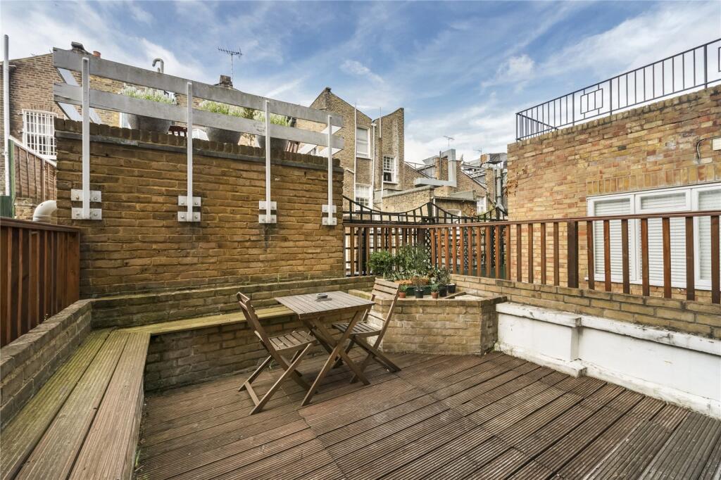 Apartment in London - More