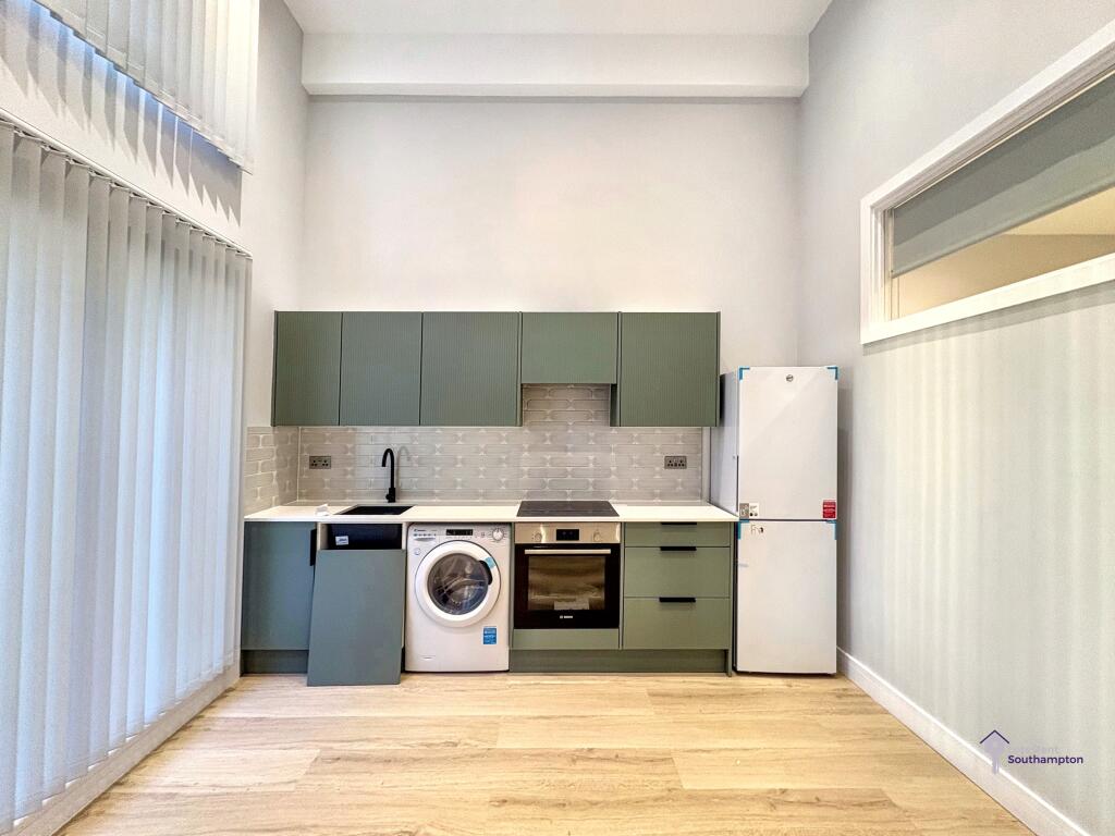 Apartment in Waterlooville - View 4
