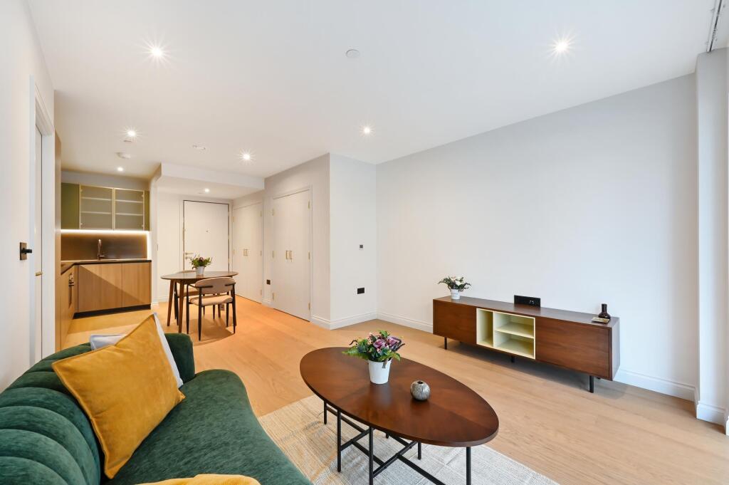 1-bed flat on Chelsea Botanica, Chelsea Harbour, Nine Elms, London, SW6, £650,000