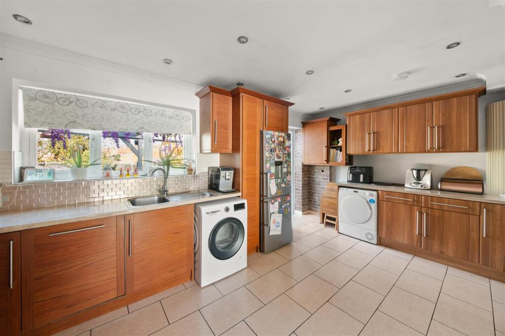 House in London, Greenford - More