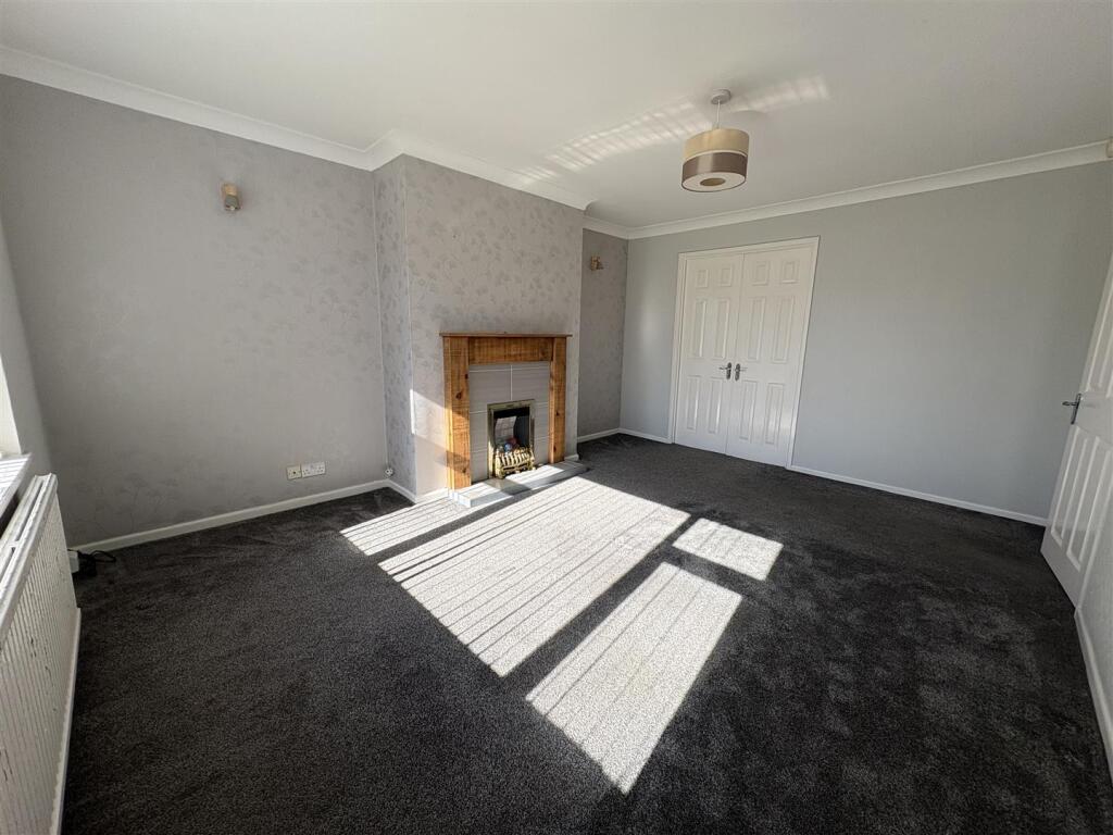 House in Kirklees, West Yorkshire - View 2