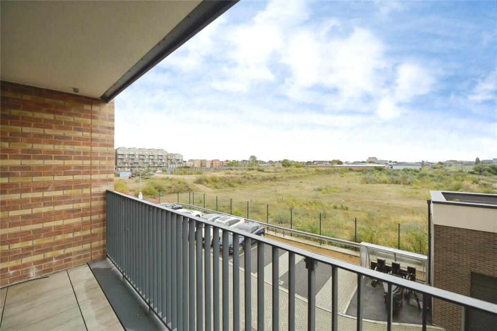 Fitch Way, Essex, RM13 photo 4