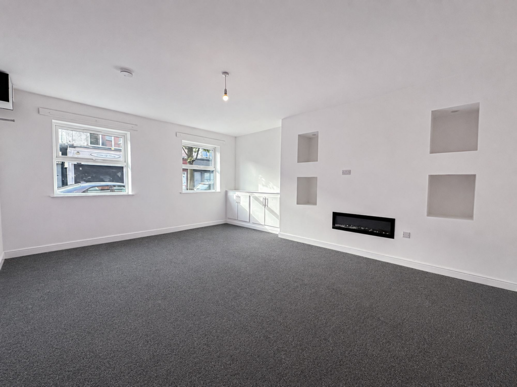 Apartment in Birkenhead, Claughton - View 2