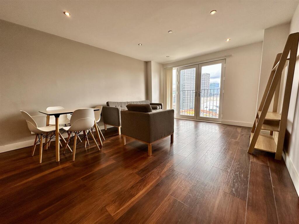 Apartment in Salford, Greater Manchester - View 2