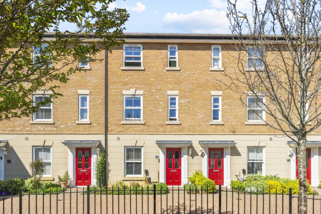 3-bed terraced on Buckthorn Road, Dunmow, Essex, CM6, £375,000