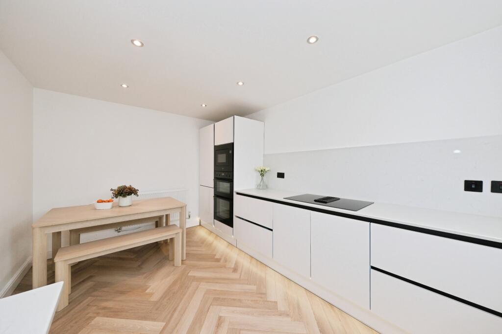 House in Ashfield, Hucknall - View 5