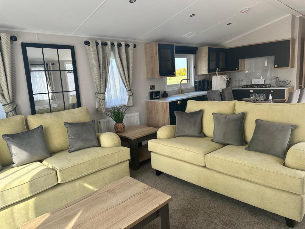 Two Bed Willerby Gainsborough (38x12), St Agnes Holiday Park, Blackwater, Perranporth, Cornwall, TR4 8HS - View 5