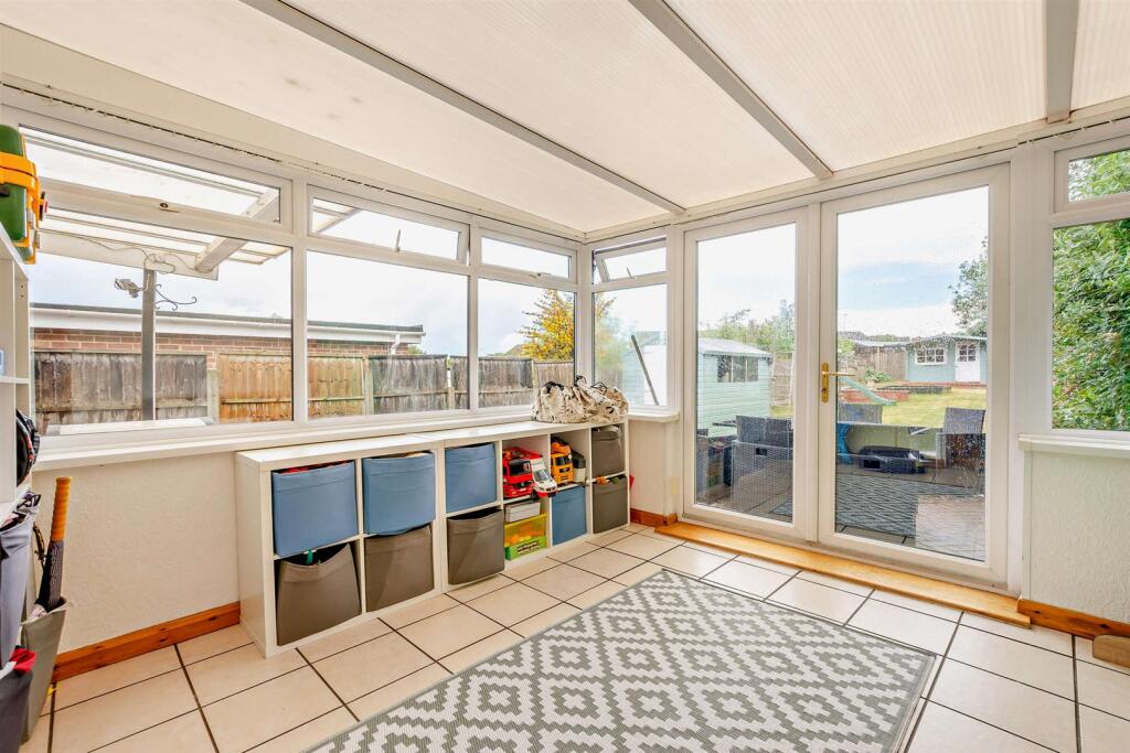 House in Maidstone, Bearsted - More