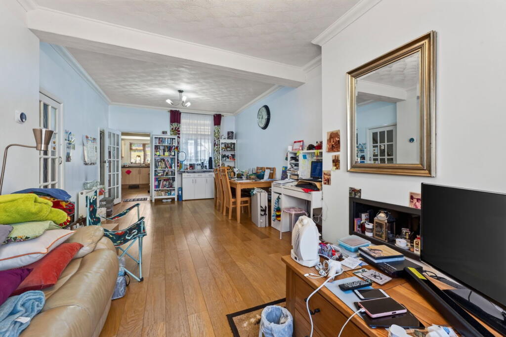 House in Kettering, Brambleside - View 4
