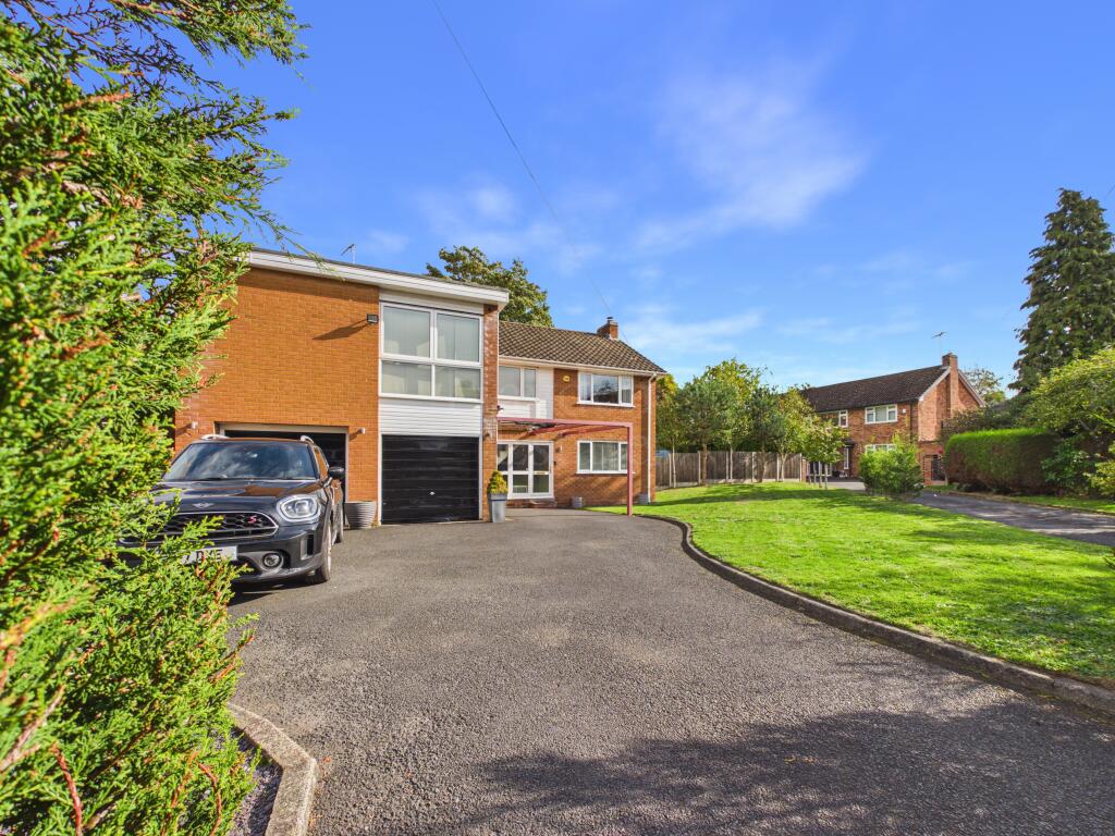 Main image of property: Westville Avenue, Kidderminster, DY11 6BZ
