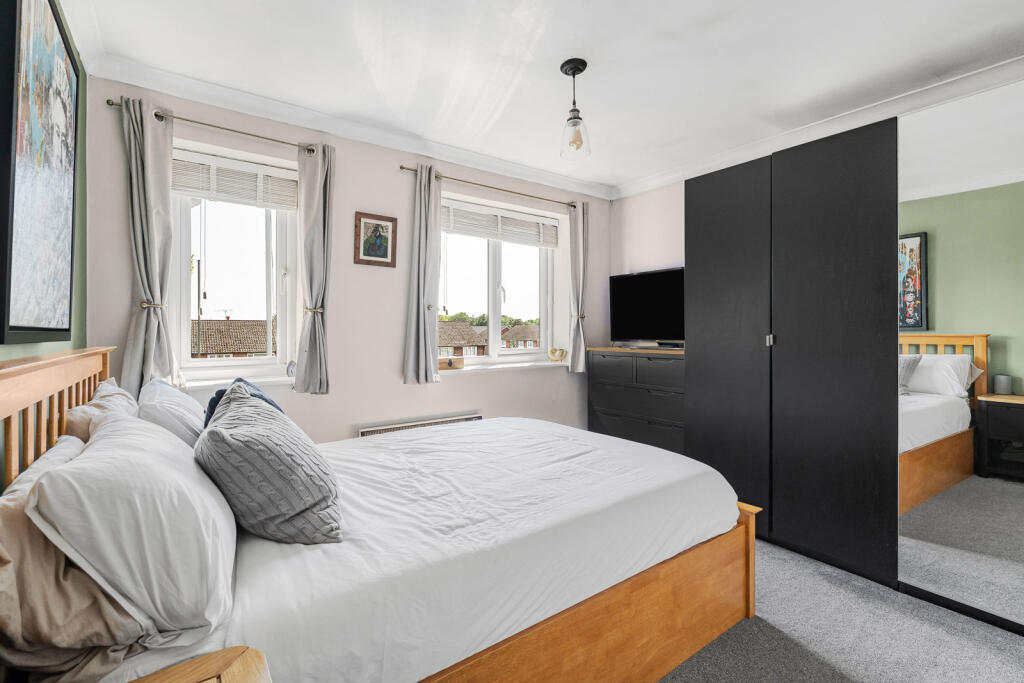 Apartment in Twickenham - More