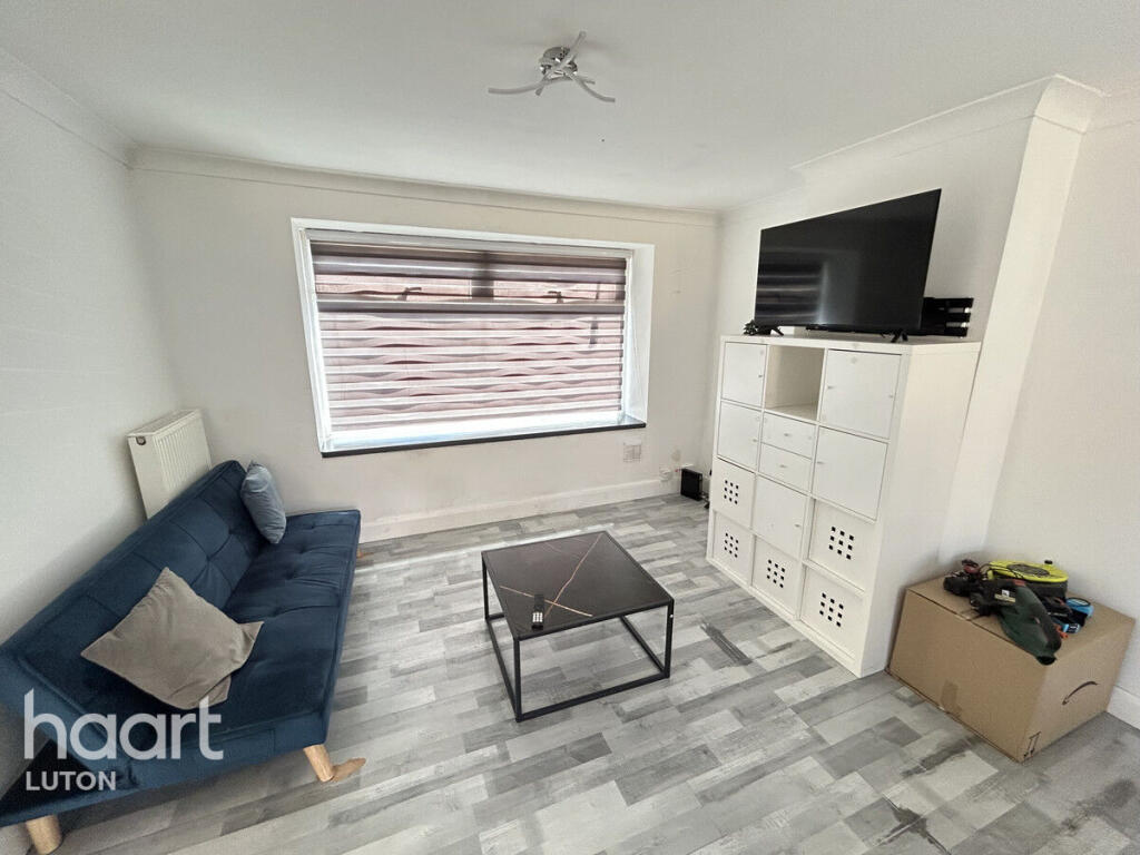 House in LUTON, Sundon Park - View 4