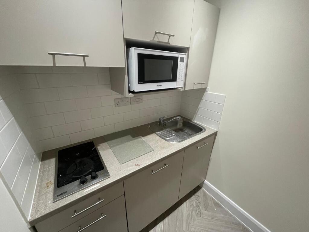 Apartment in Milton Keynes - View 3