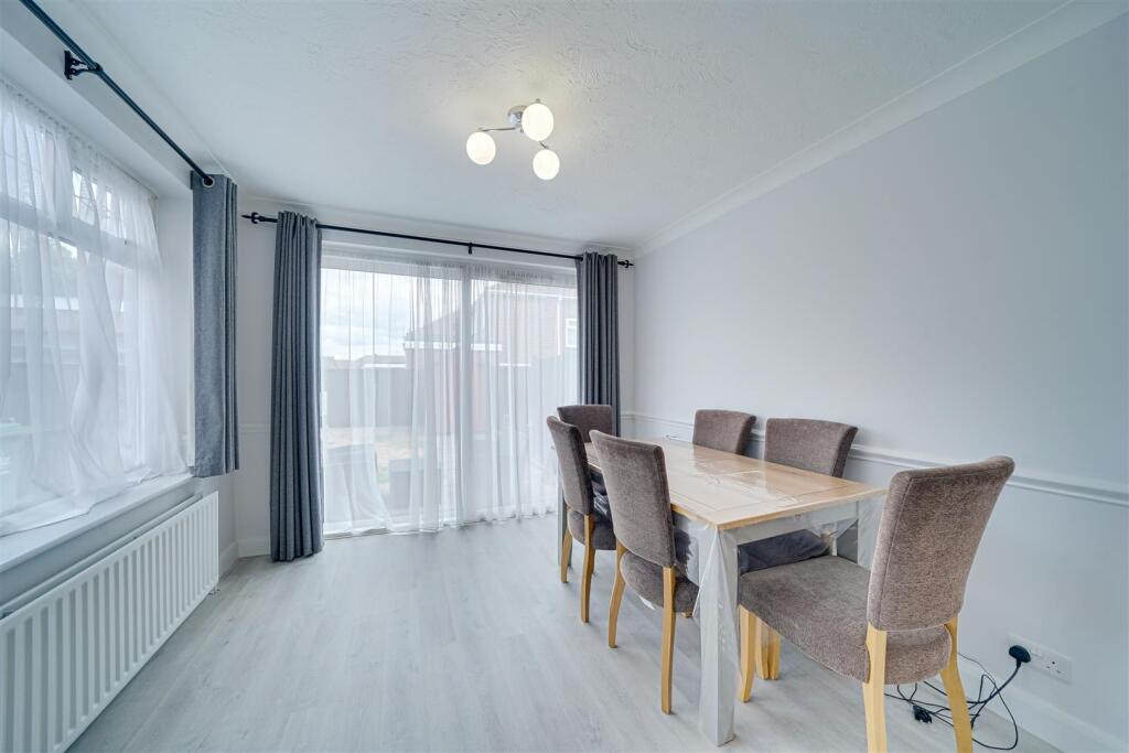 House in Enfield - View 4