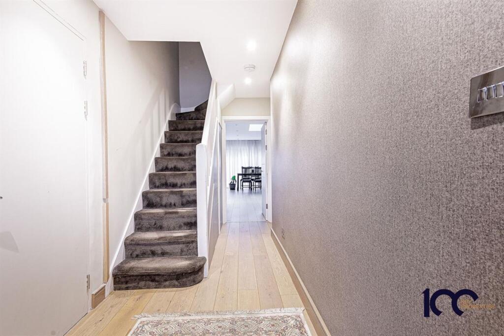 House in Romford - View 5
