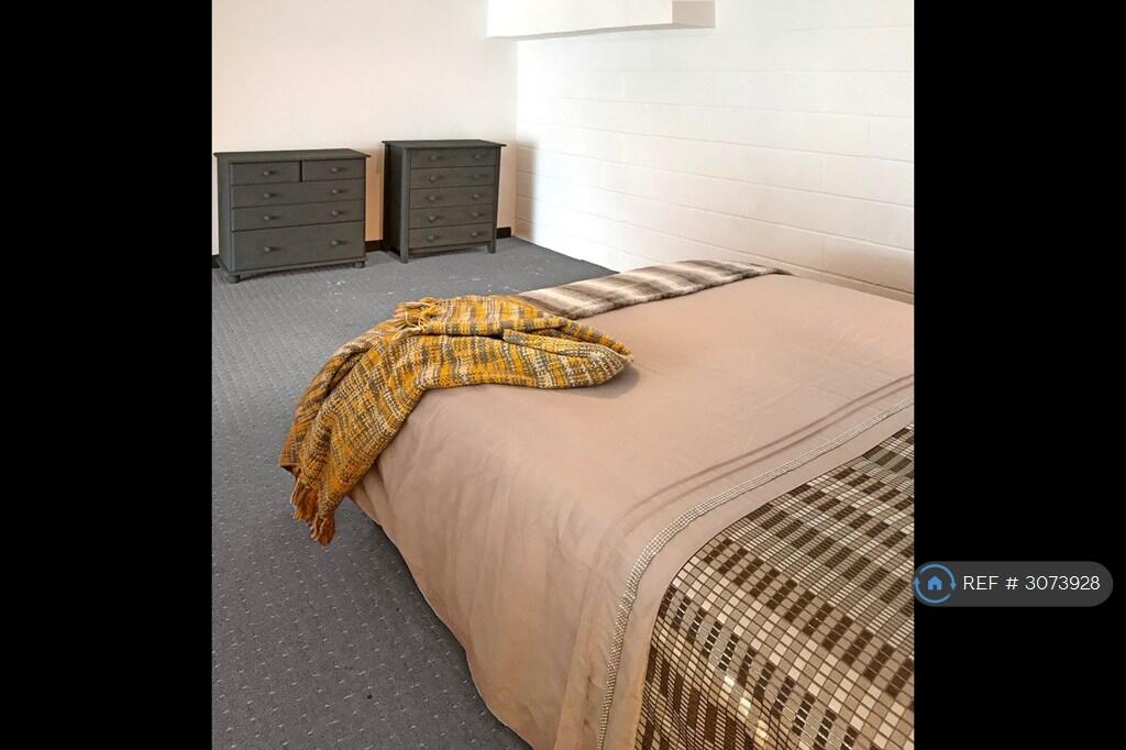 Apartment in Truro - View 2