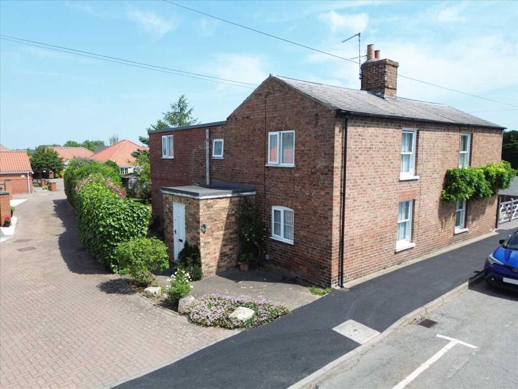 Main image of property: High Street, Helpringham
