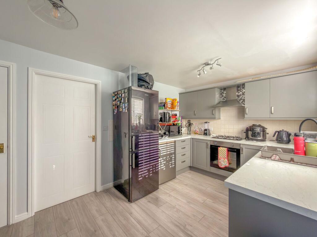 House in Nuneaton and Bedworth, Warwickshire - View 5