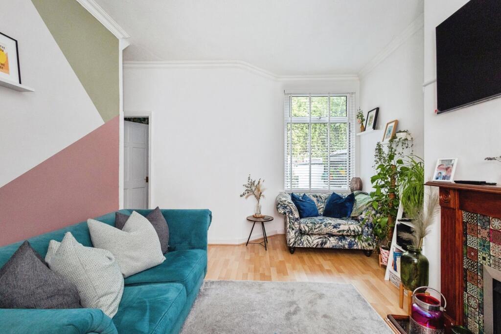 House in Manchester, Victoria Park, Fallowfield - More