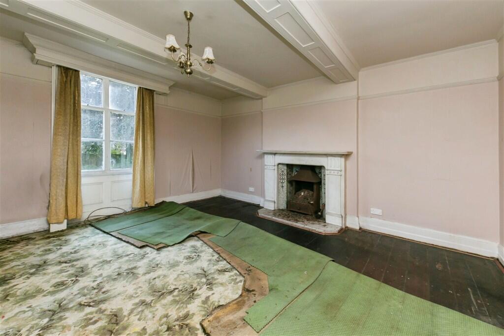 House in Stoke-on-Trent - More