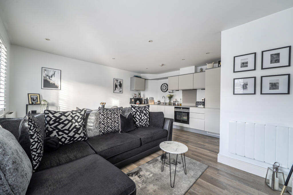 Main image of property: The Broadway, Farnham Common, Slough