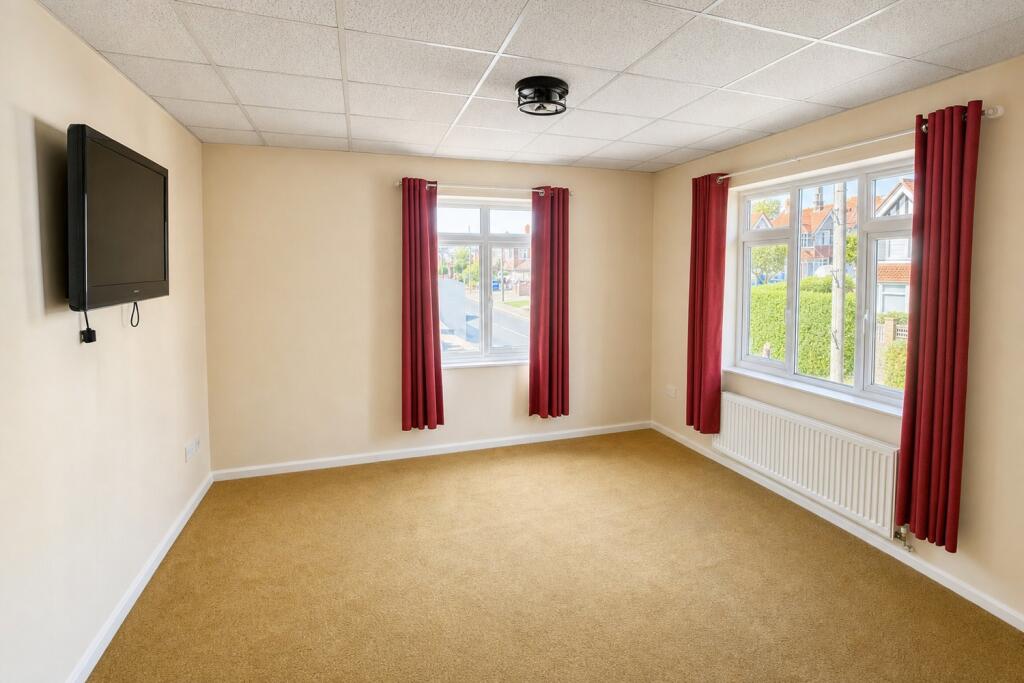 Apartment in Bournemouth, Penn Hill, Poole - View 4