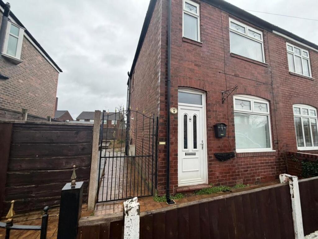 Main image of property: Farm street, Failsworth, Manchester