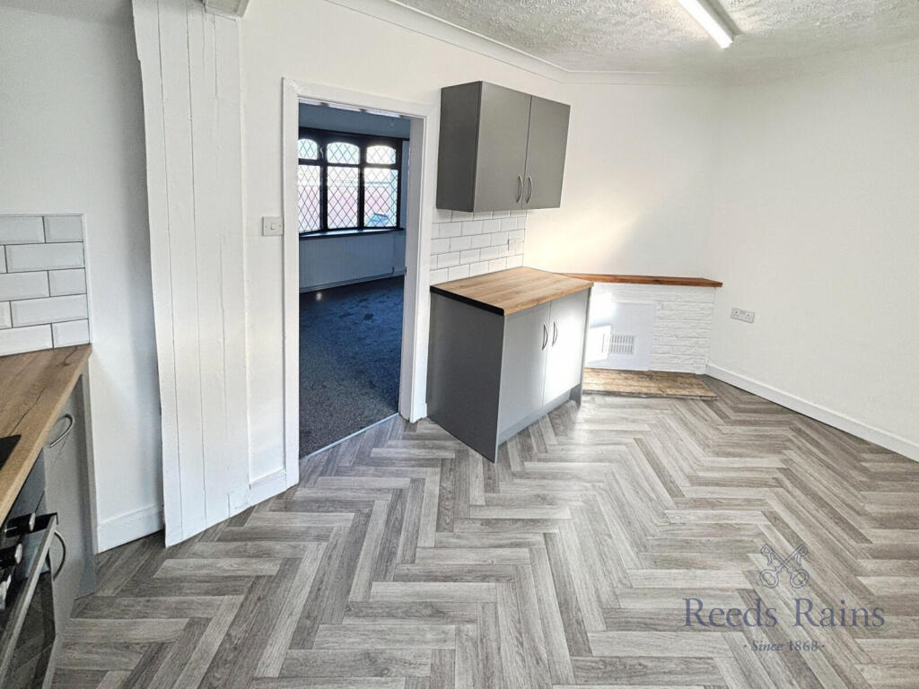 House in Stoke-on-Trent, Sneyd Green - View 5