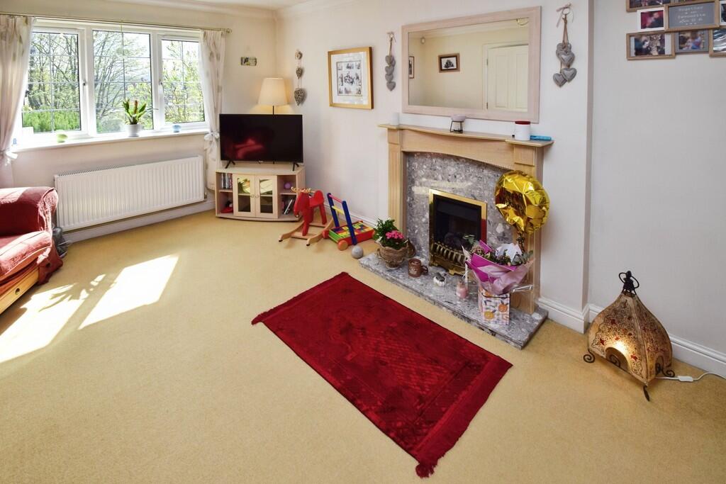 House in Bradford, West Yorkshire - View 3