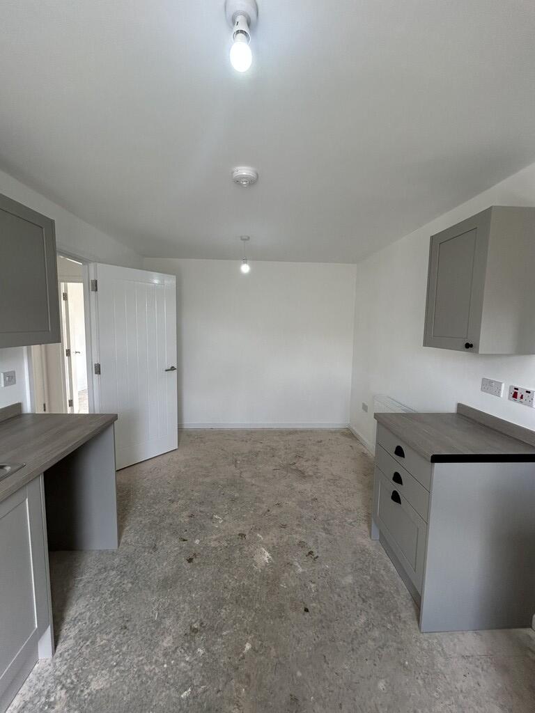House in Hull - View 4